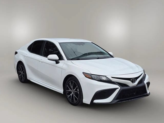 Used 2021 Toyota Camry SE FWD image 3