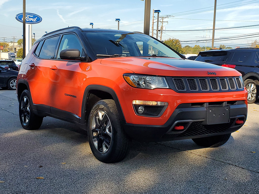 Used 2018 Jeep Compass Trailhawk w/ Cold Weather Group AWD/4WD image 3