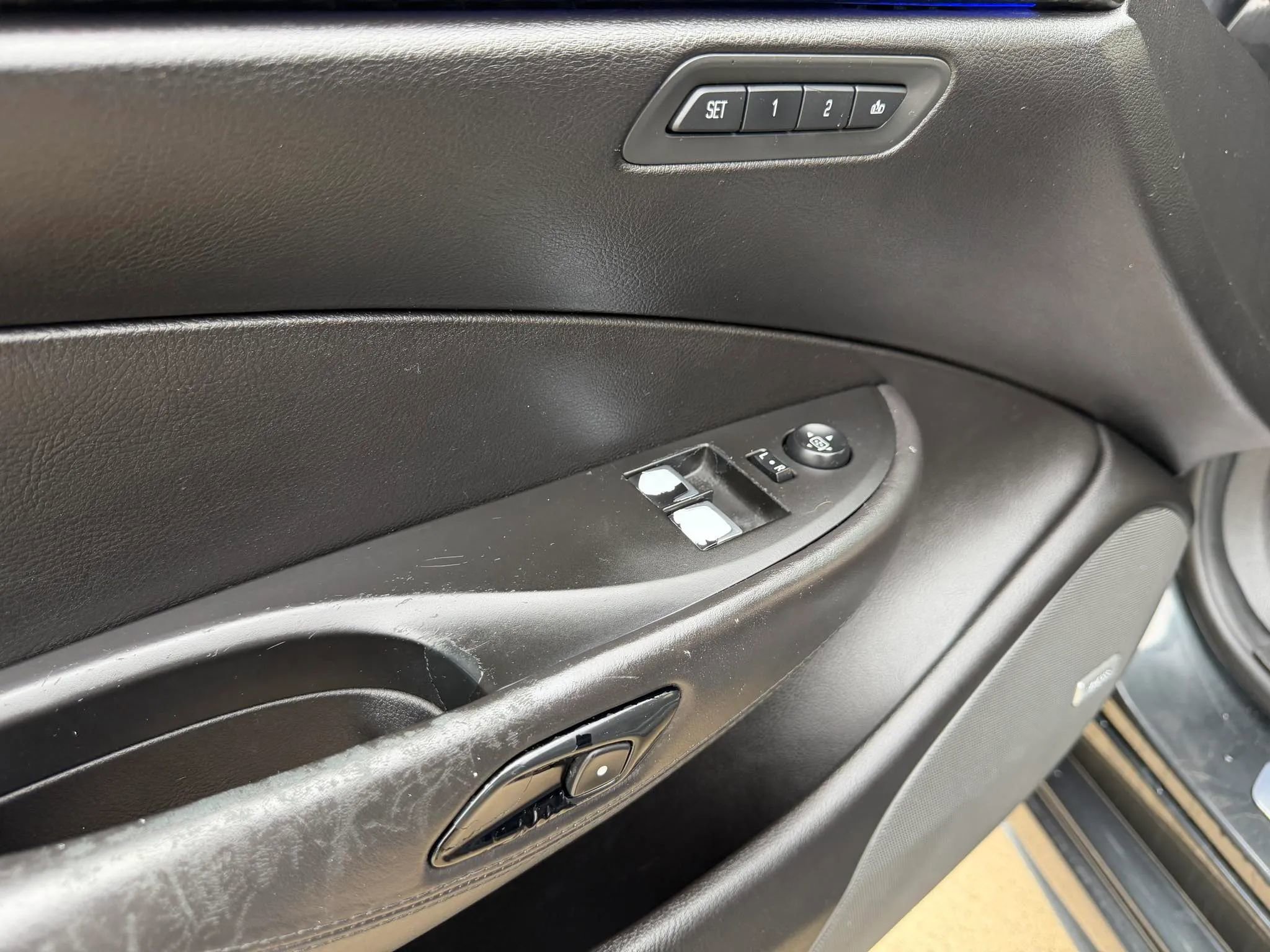 Used 2014 Cadillac ELR w/ Luxury Package FWD image 12