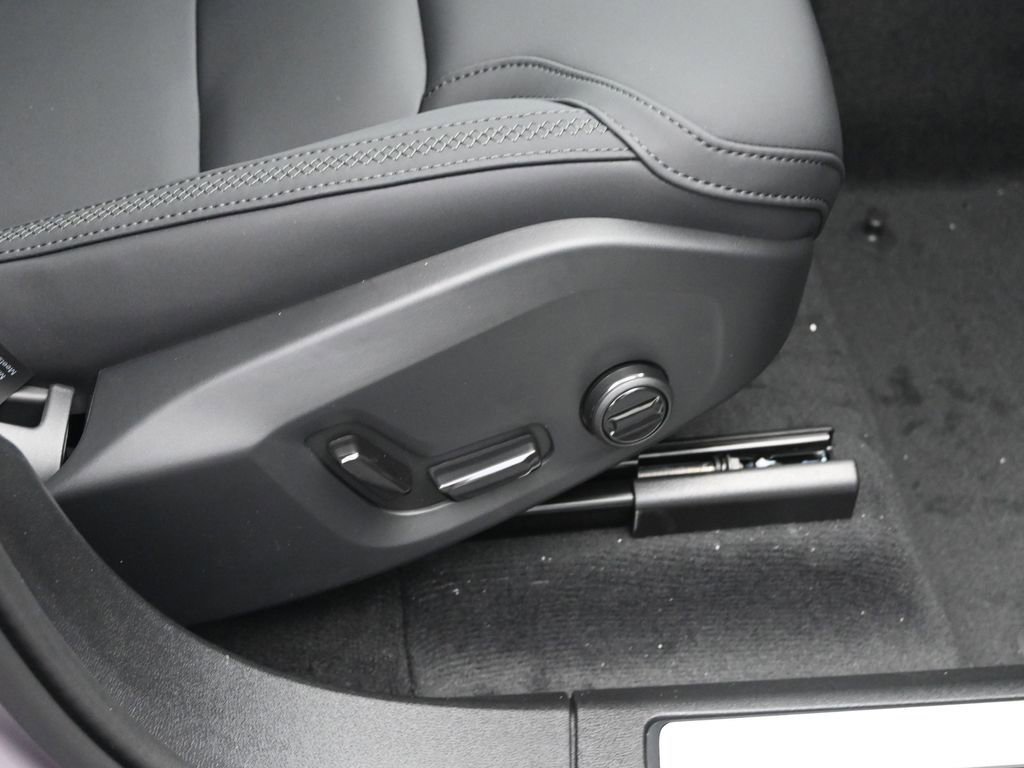 New 2026 Volvo XC60 B5 Plus w/ Protection Package Premier image 35