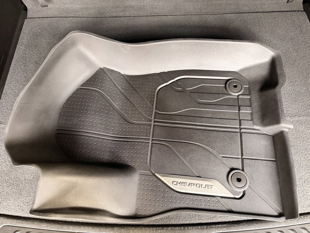 Used 2023 Chevrolet Suburban LS image 9