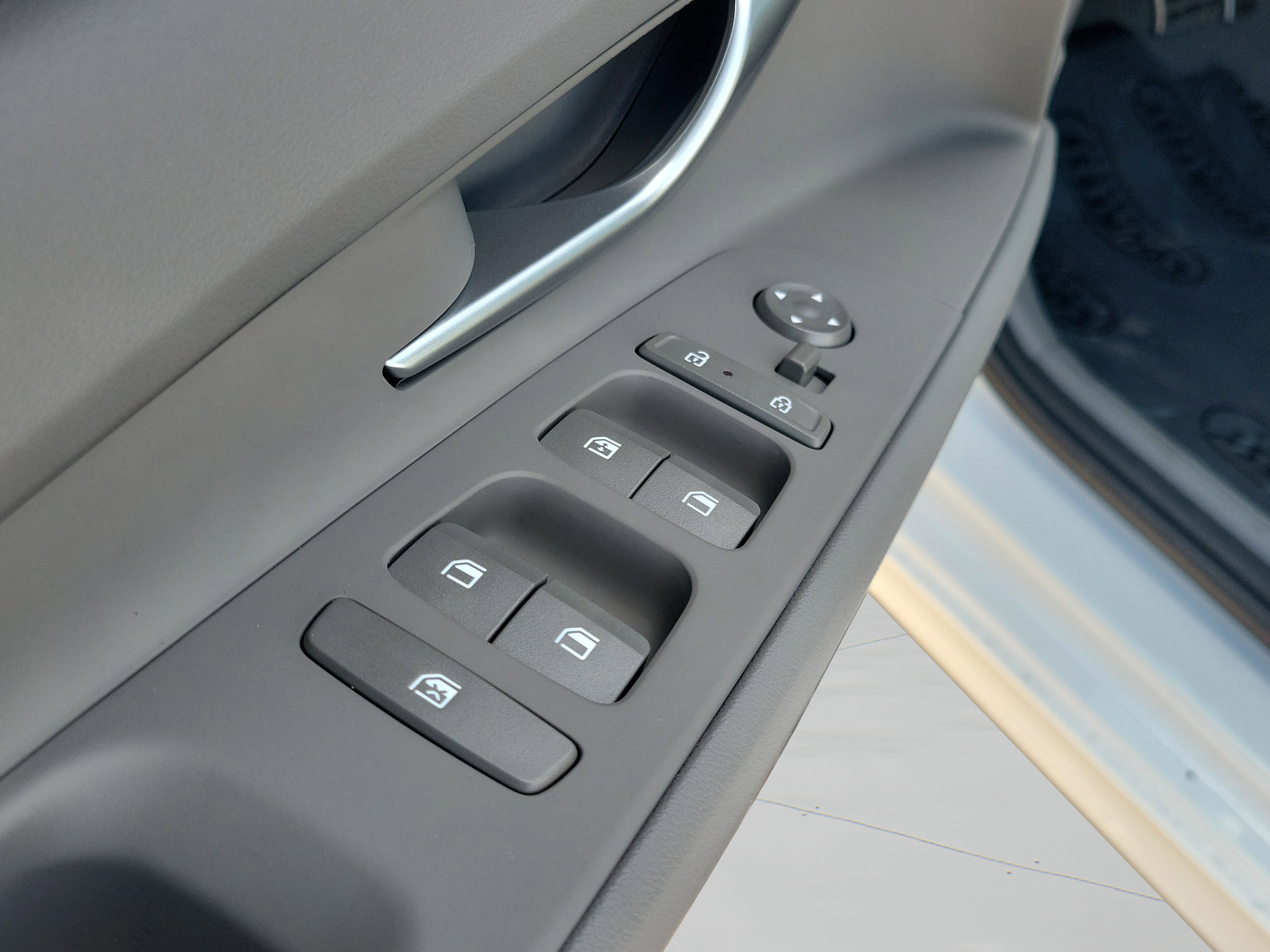 New 2026 Hyundai Elantra SEL Sport Premium FWD image 18