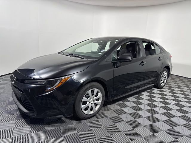 Used 2024 Toyota Corolla LE image 11