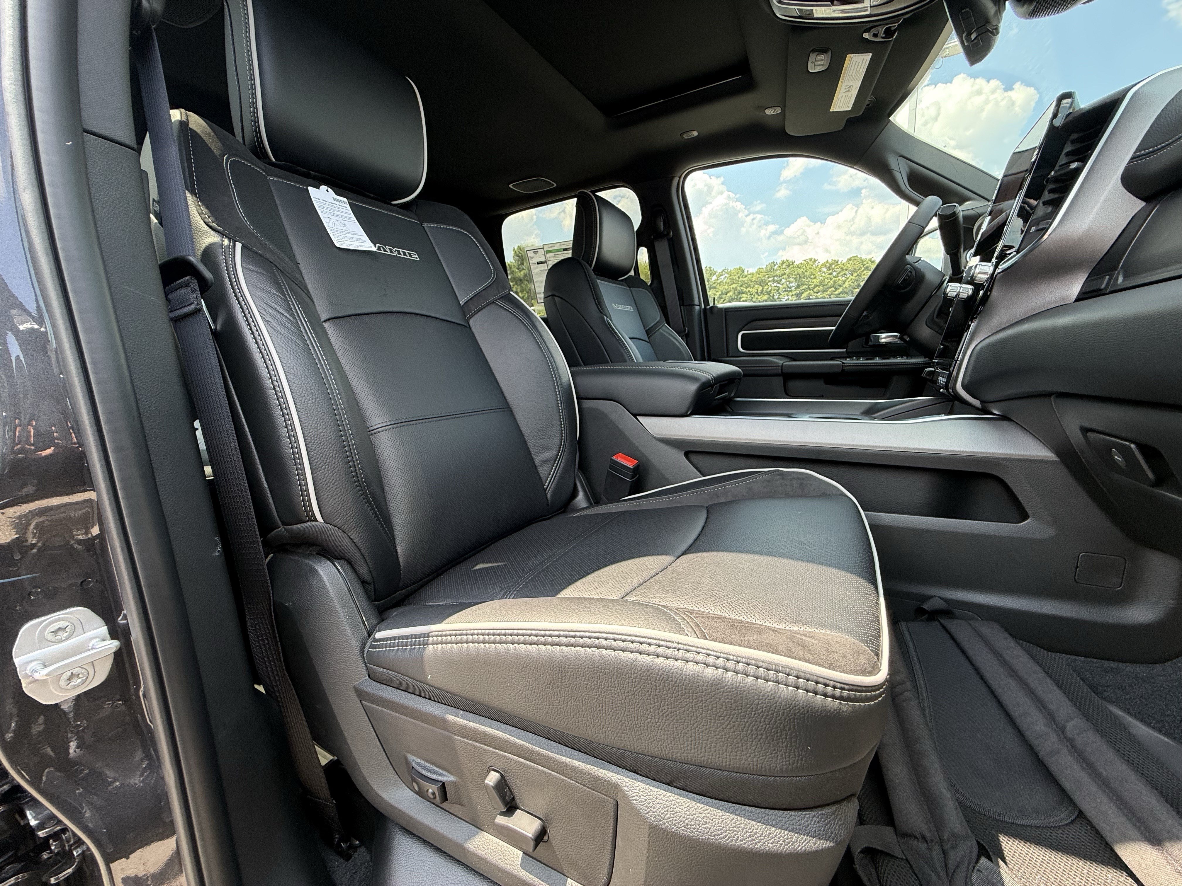 New 2027 RAM 3500 Laramie AWD/4WD image 36