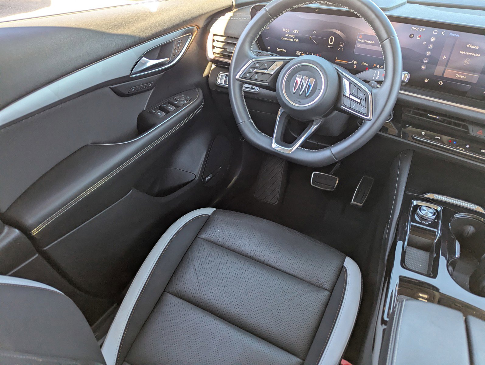 Certified 2025 Buick Envision Sport Touring image 17