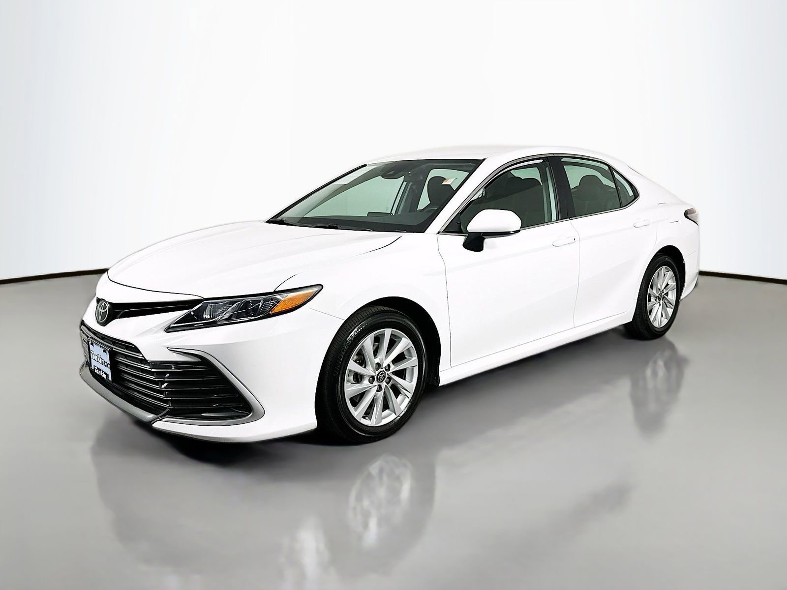 Used 2024 Toyota Camry LE image 4