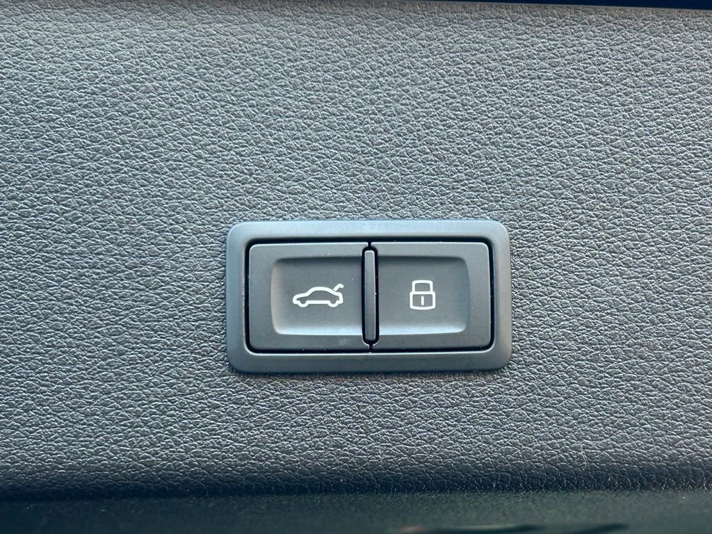 Used 2023 Audi e-tron S Premium Plus w/ Black Optic Package image 69