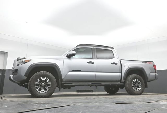 Used 2019 Toyota Tacoma TRD Off-Road AWD/4WD image 45