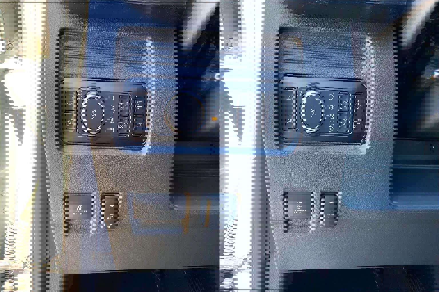 New 2026 Ford F250 Lariat w/ Chrome Package image 18