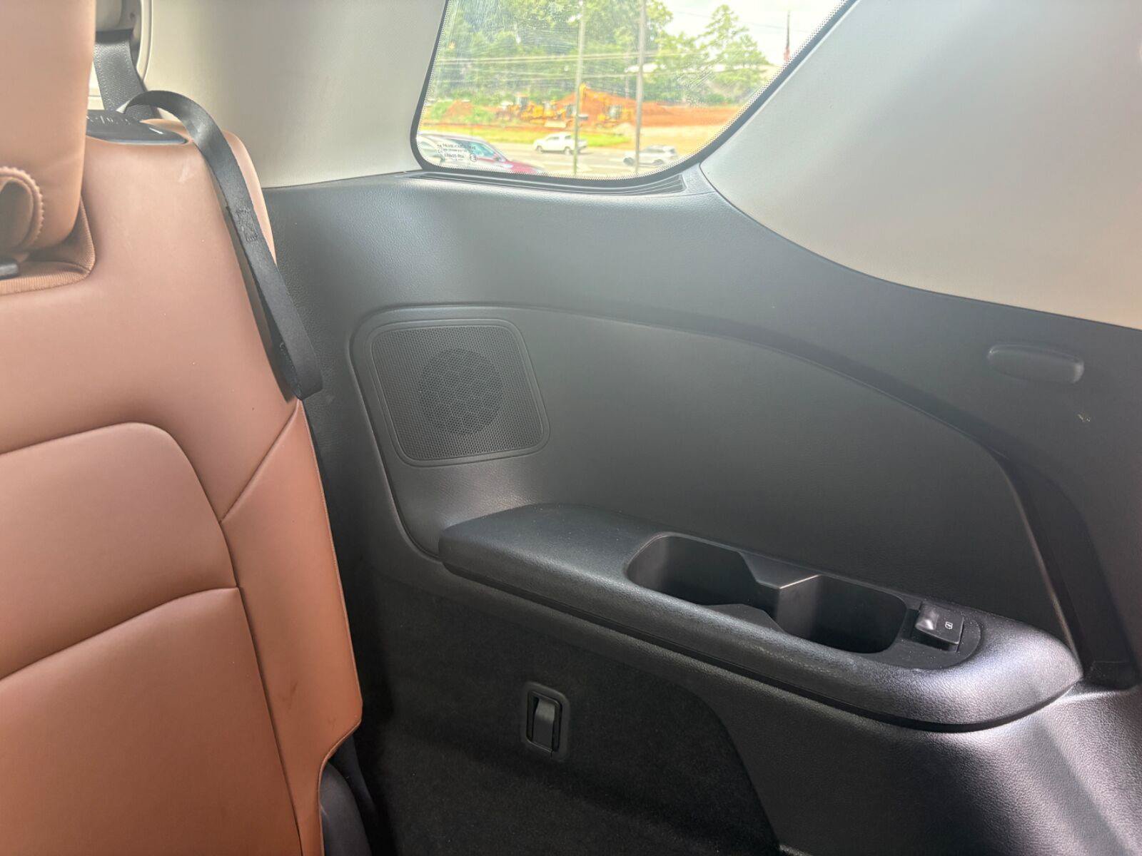 Used 2023 Nissan Pathfinder Platinum FWD image 11