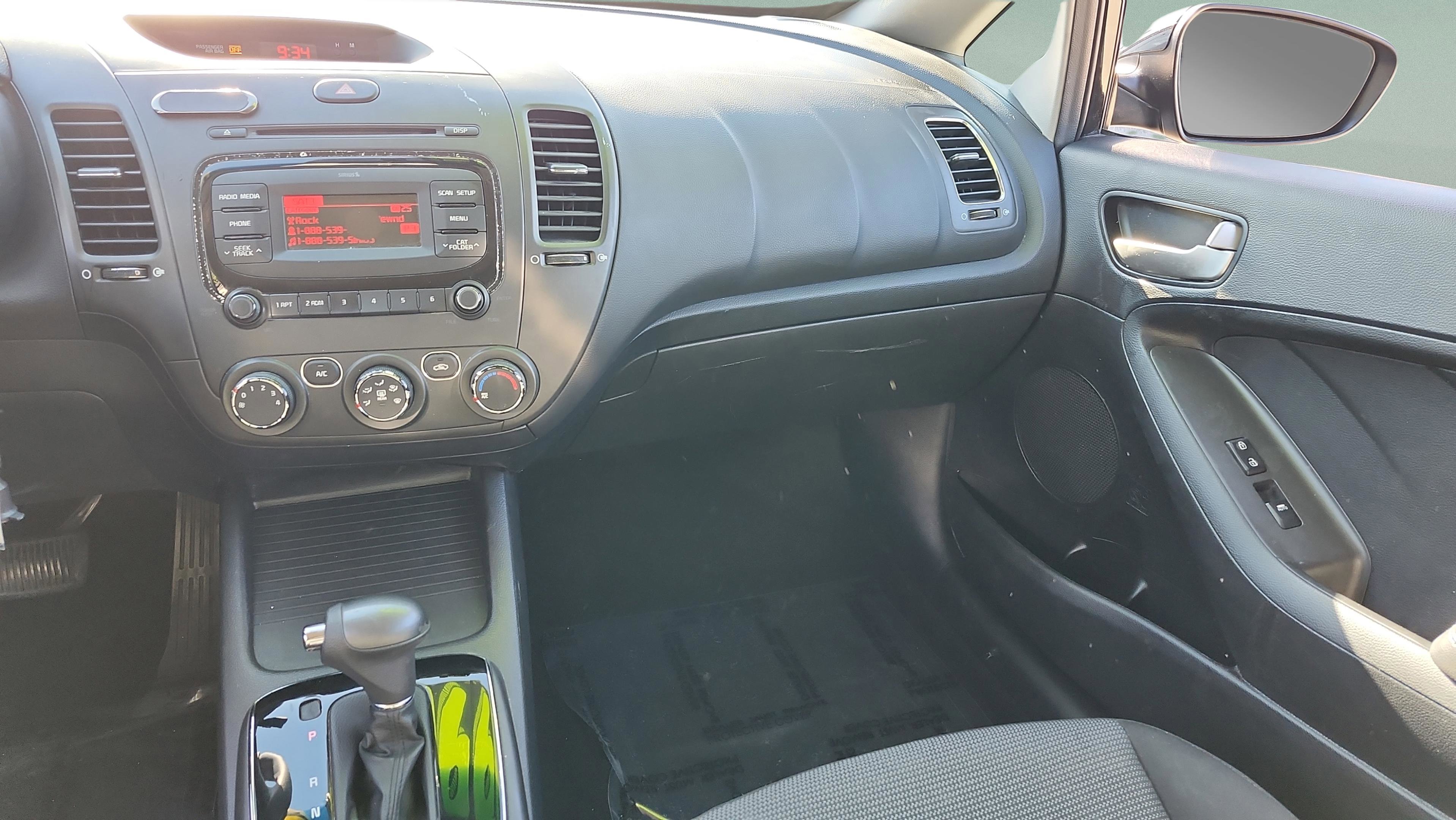 Used 2017 Kia Forte LX image 15