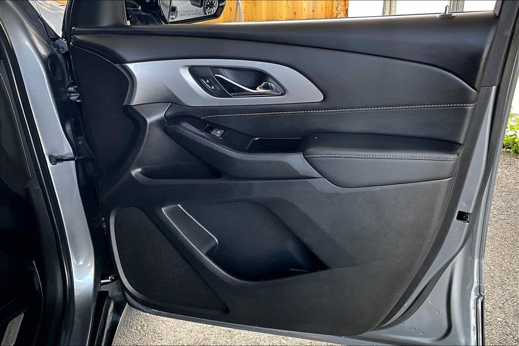 Used 2019 Chevrolet Traverse LT FWD image 24