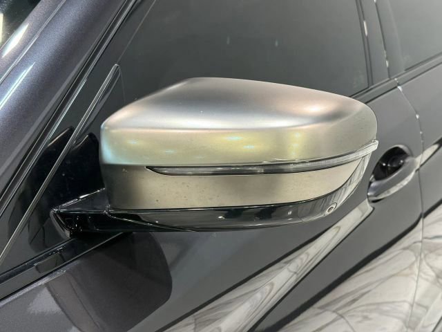 Used 2019 BMW M550i xDrive w/ Dynamic Handling Package image 10