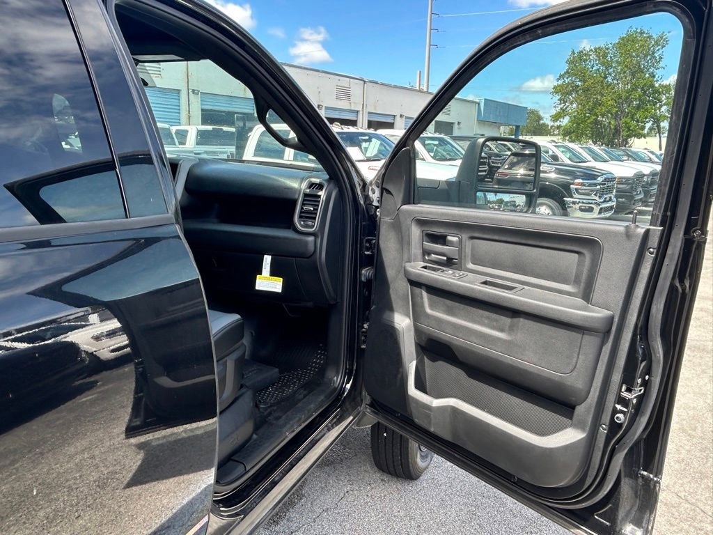 New 2023 RAM 5500 Tradesman w/ Max Tow Package image 39