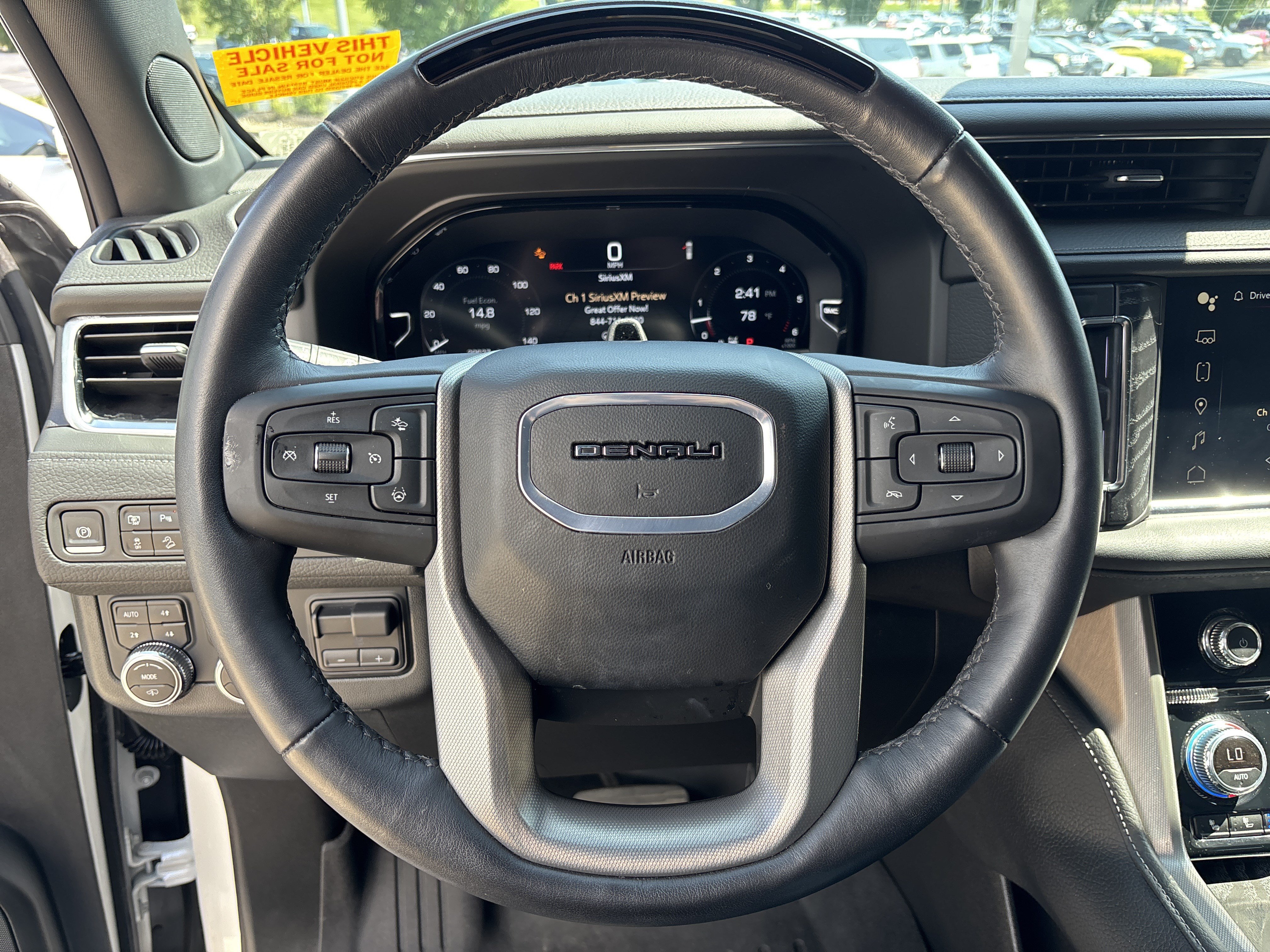 Used 2024 GMC Yukon Denali w/ Denali Reserve Package AWD/4WD image 15