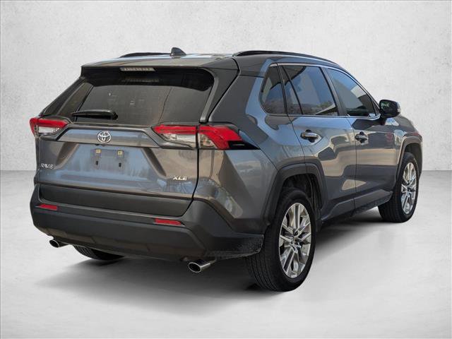 Used 2020 Toyota RAV4 XLE Premium image 5