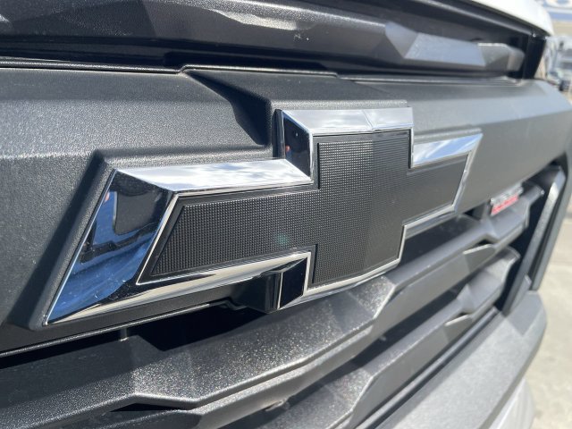 Used 2023 Chevrolet Colorado Trail Boss w/ Technology Package AWD/4WD image 30