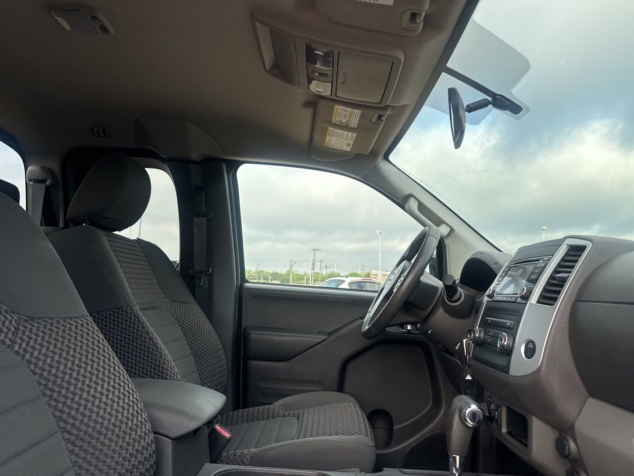 Used 2016 Nissan Frontier SV image 28