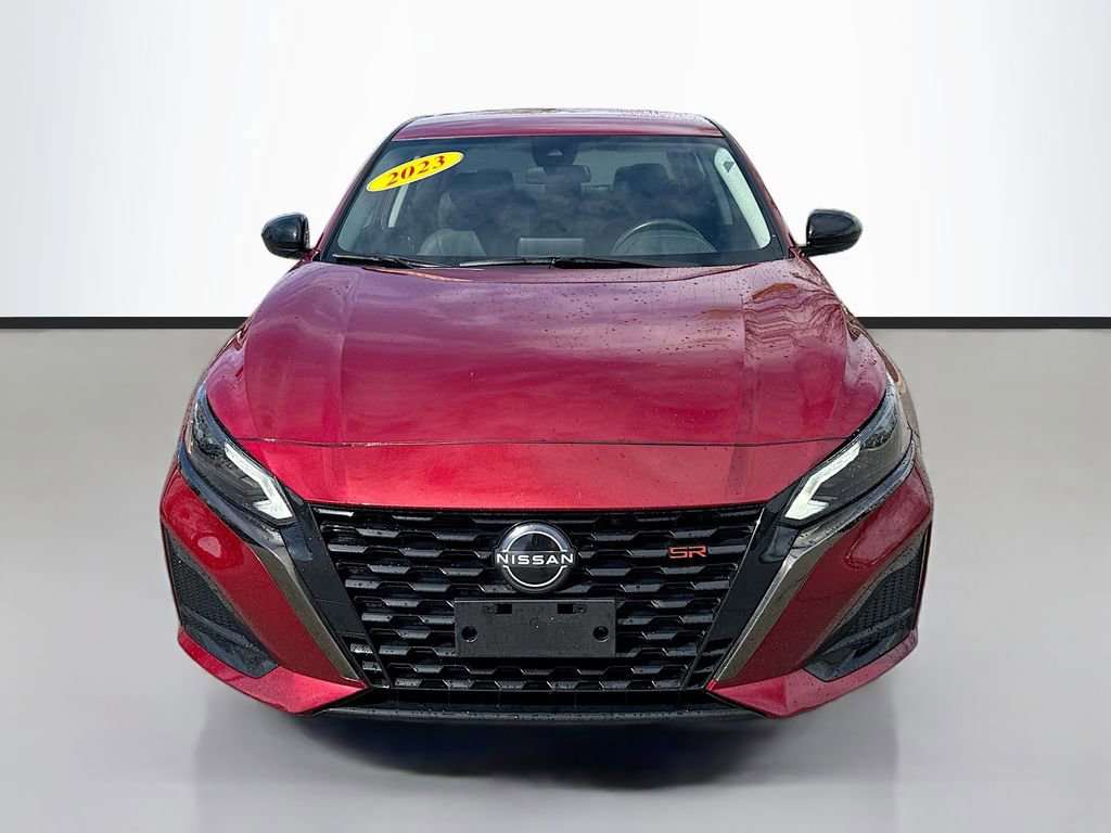 Used 2023 Nissan Altima 2.5 SR image 2