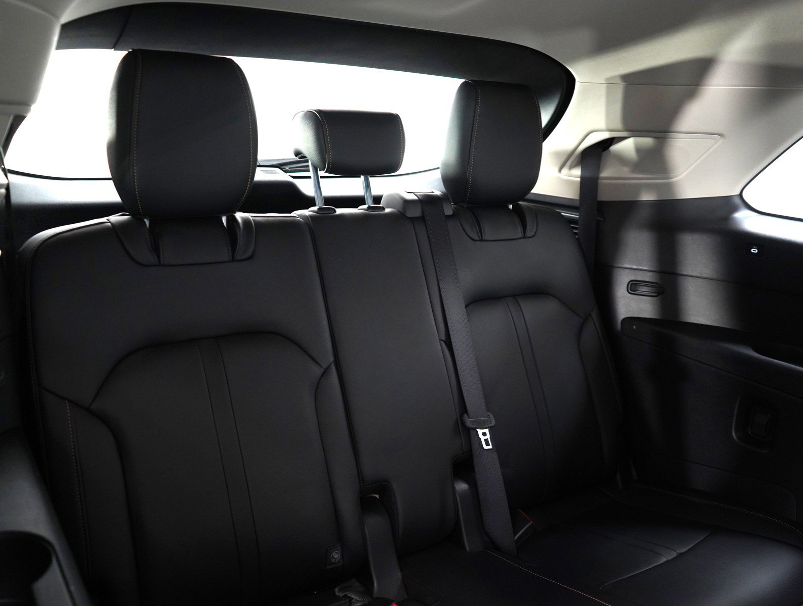 Used 2024 MAZDA CX-90 Plug-In Hybrid w/ Premium Pkg image 12