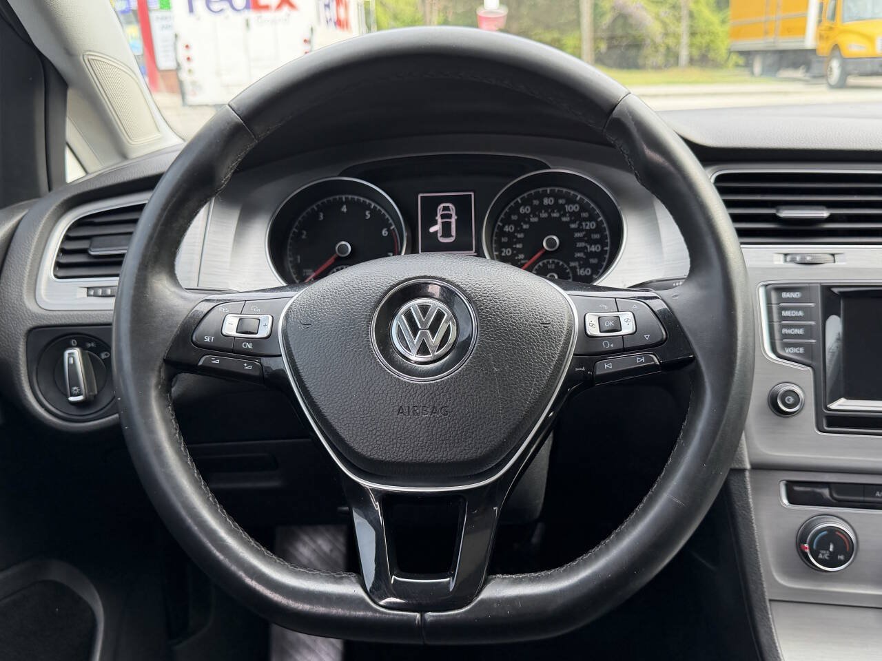 Used 2015 Volkswagen Golf S FWD image 11
