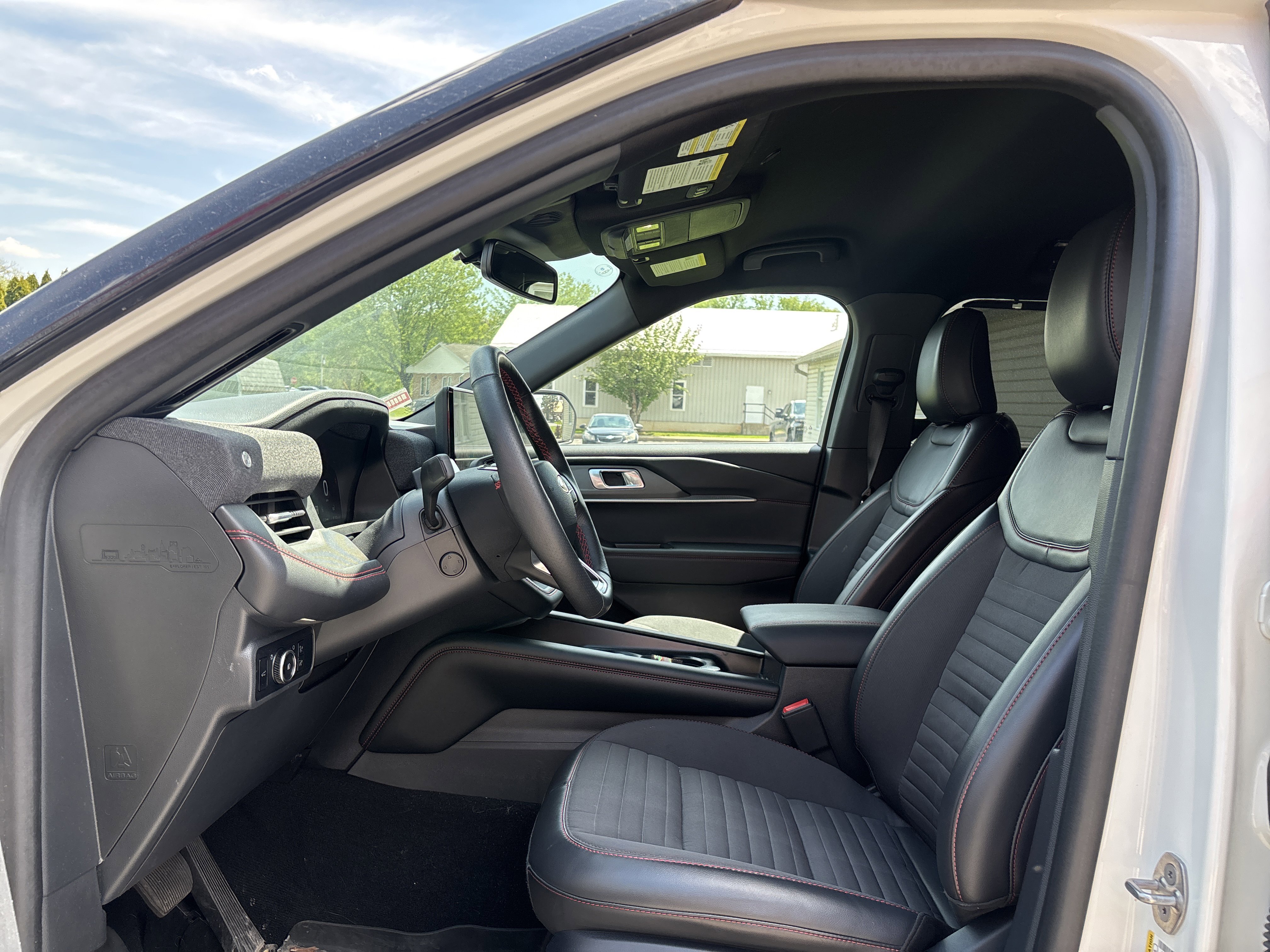 Used 2025 Ford Explorer ST-Line w/ Premium Package AWD/4WD image 13