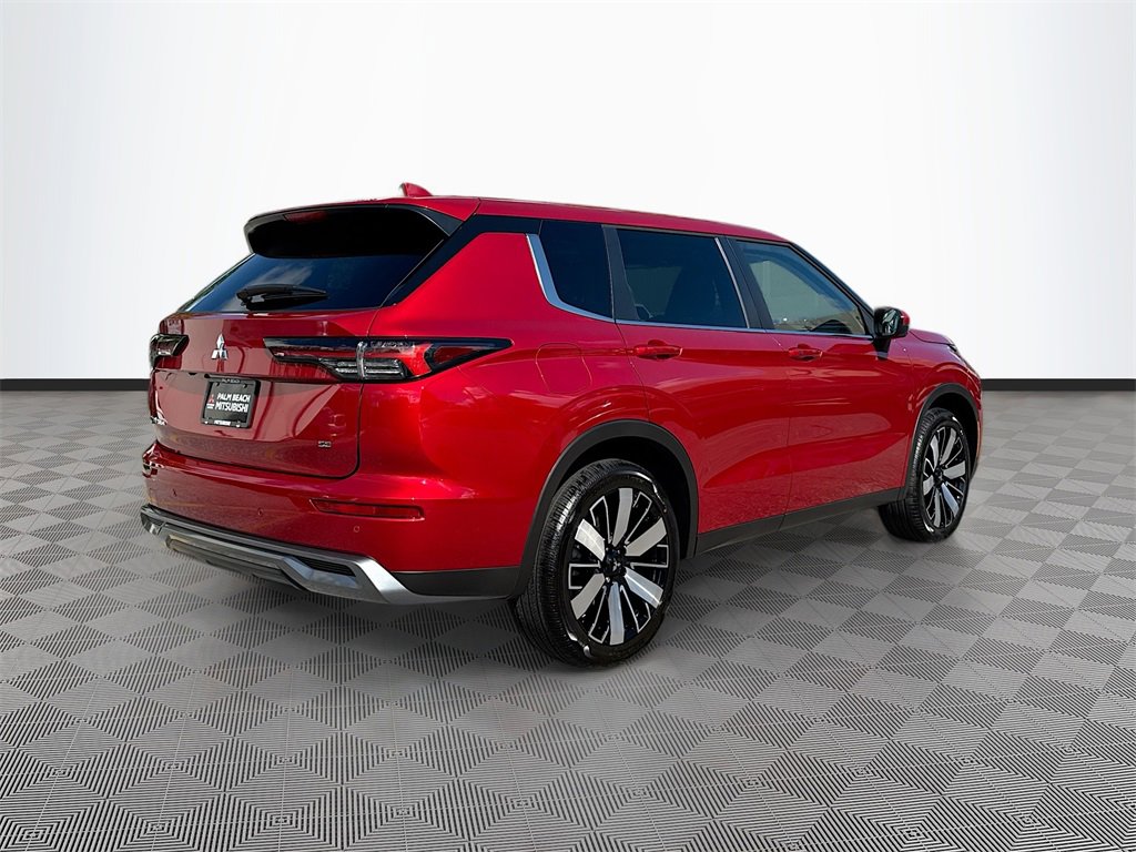 New 2025 Mitsubishi Outlander SE image 5