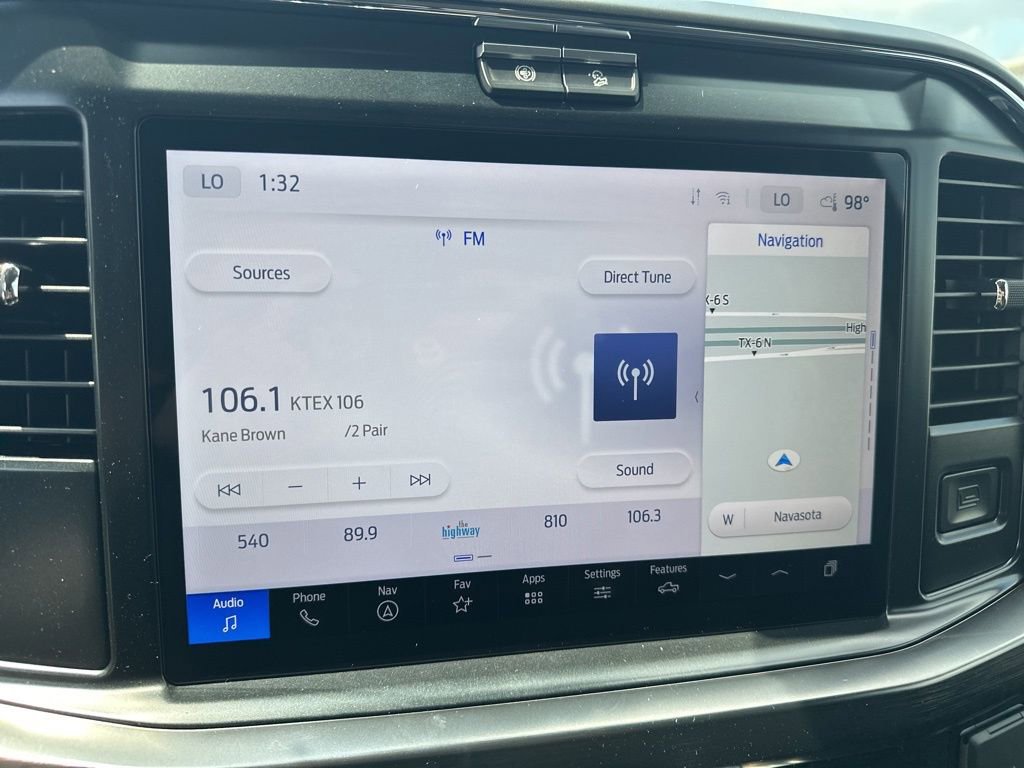 New 2026 Ford F250 Lariat w/ Black Appearance Package image 29