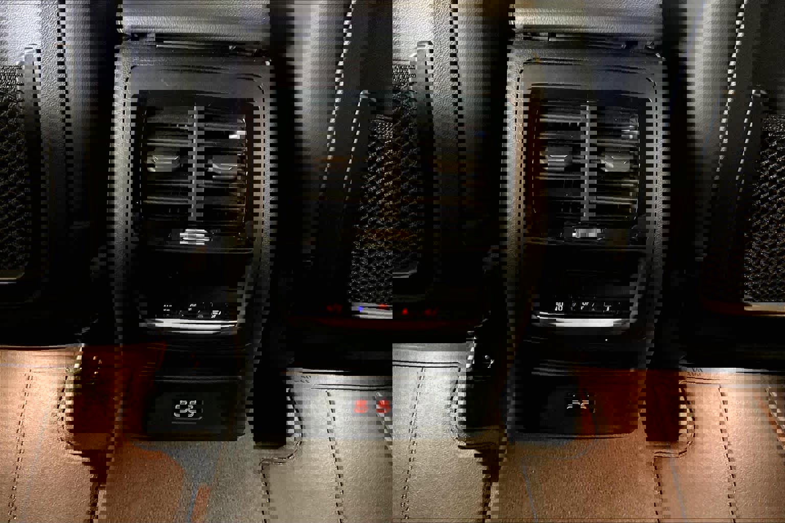 Used 2023 BMW X3 sDrive30i w/ Premium Package image 33