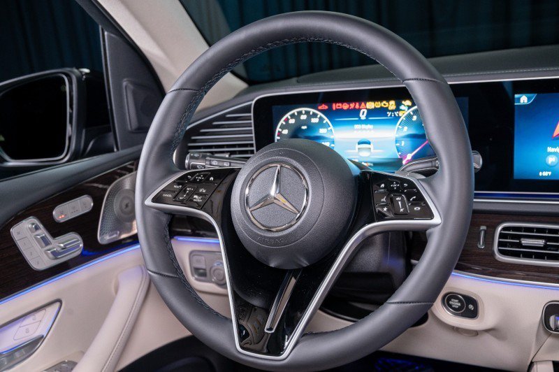 Certified 2026 Mercedes-Benz GLS 450 4MATIC image 15