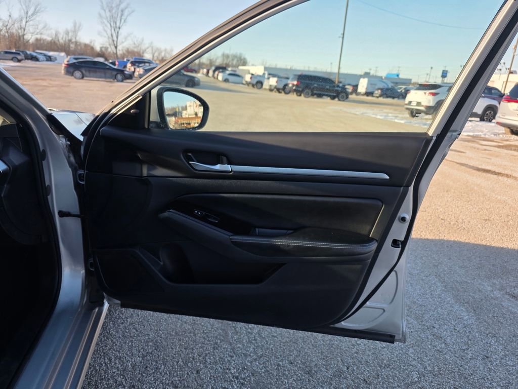 Used 2023 Nissan Altima 2.5 SV image 37