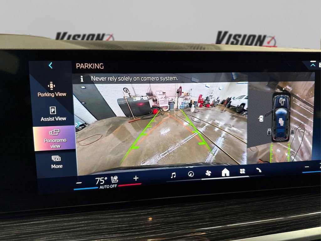 Certified 2025 BMW X7 xDrive40i w/ M Sport Package image 35