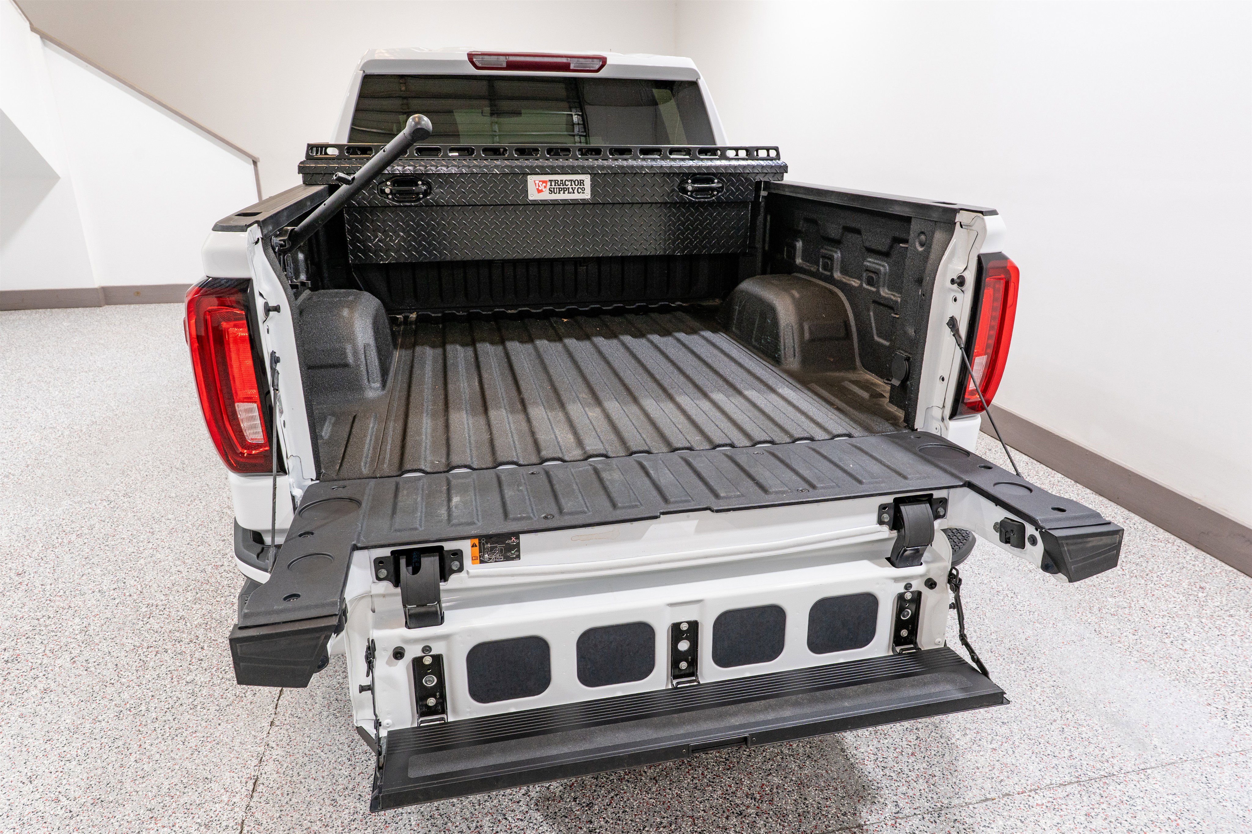 Used 2023 GMC Sierra 1500 AT4 AWD/4WD image 11