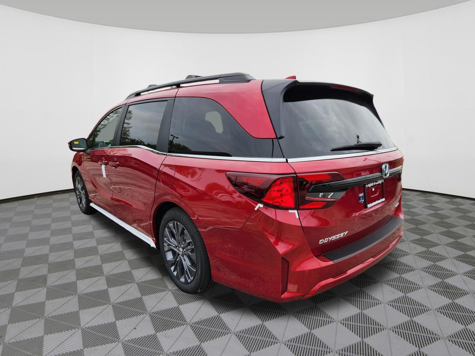 New 2027 Honda Odyssey Touring image 3