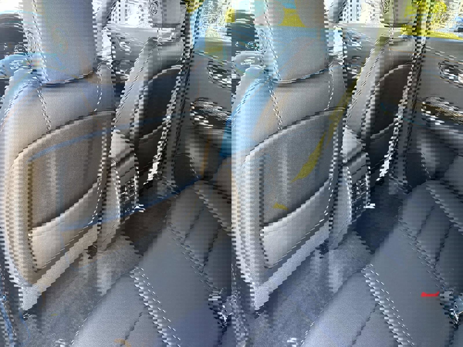 Used 2022 Cadillac XT4 Sport w/ Enhanced Visibility Package image 12