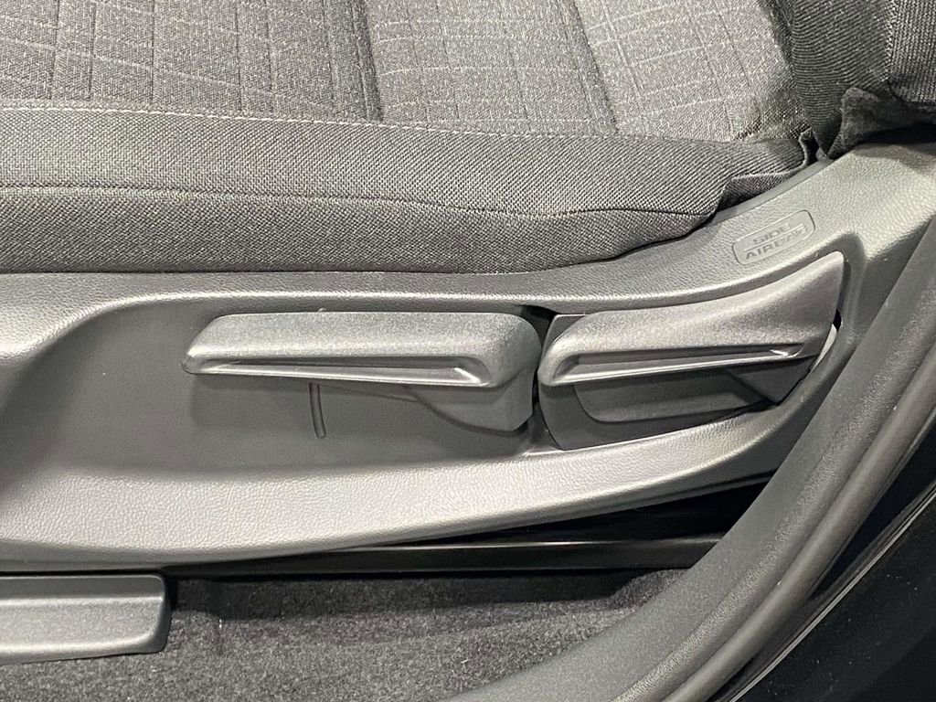 New 2026 Honda HR-V LX image 14