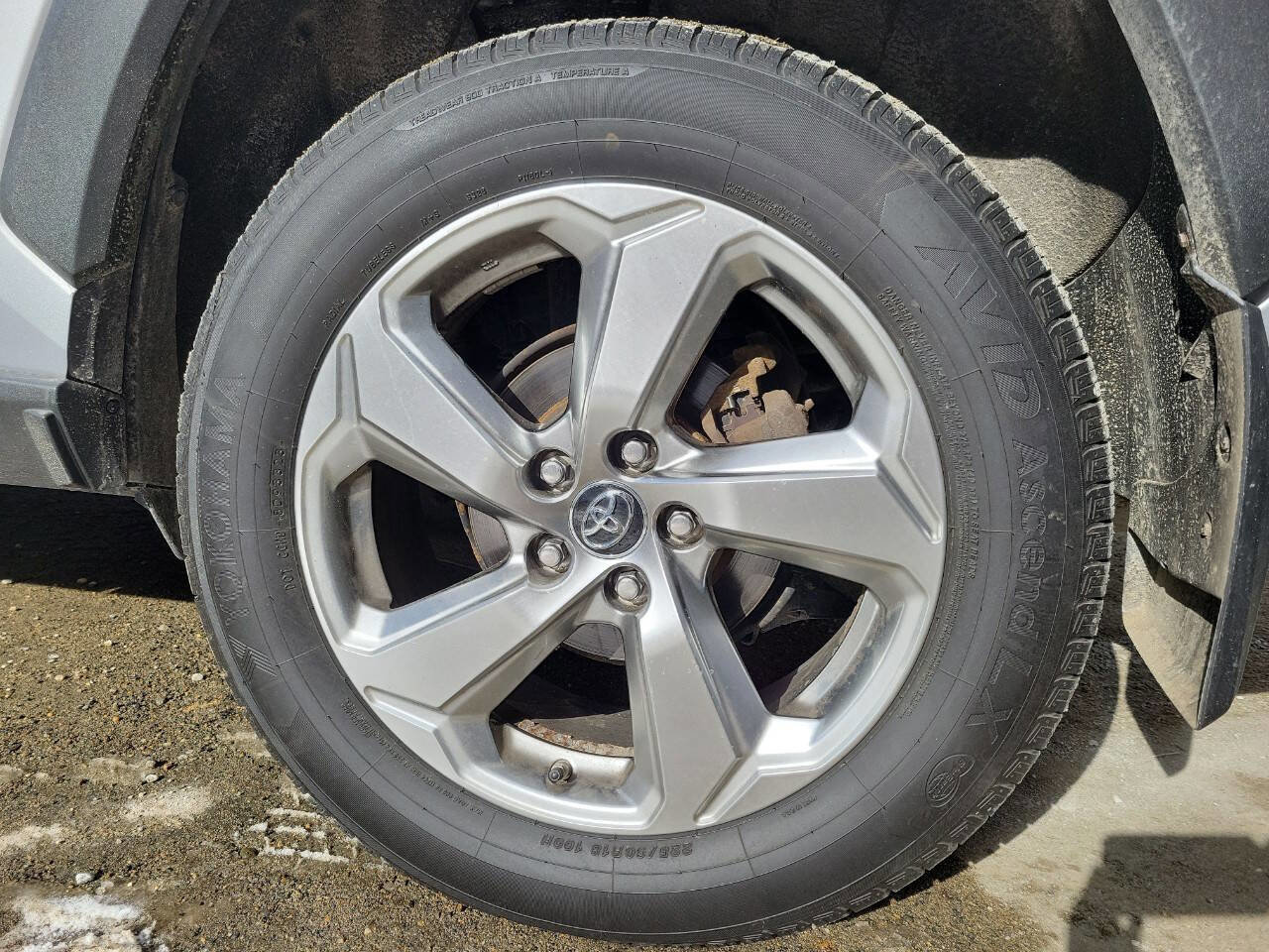 Used 2019 Toyota RAV4 Limited w/ Limited Grade Weather Package image 18