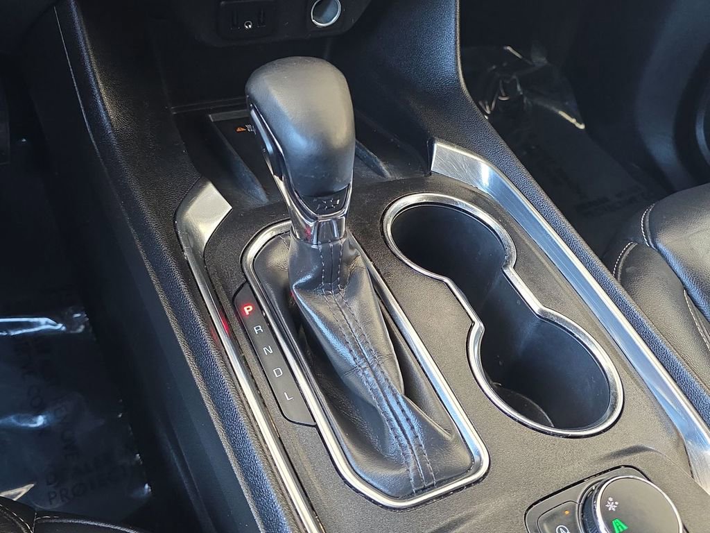 Used 2023 Chevrolet Traverse LT FWD image 16