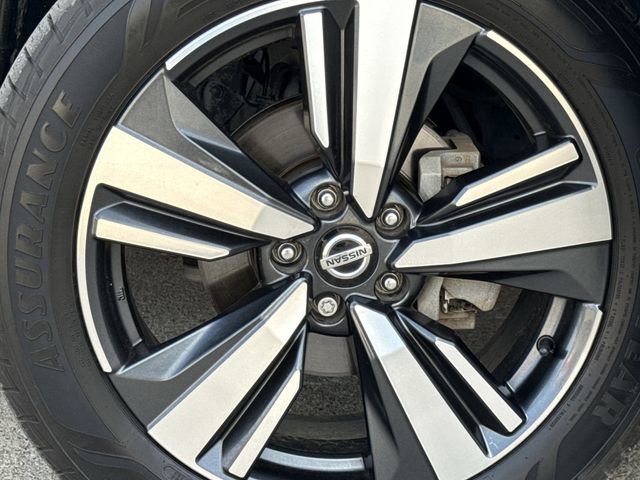 Used 2021 Nissan Rogue Platinum image 9