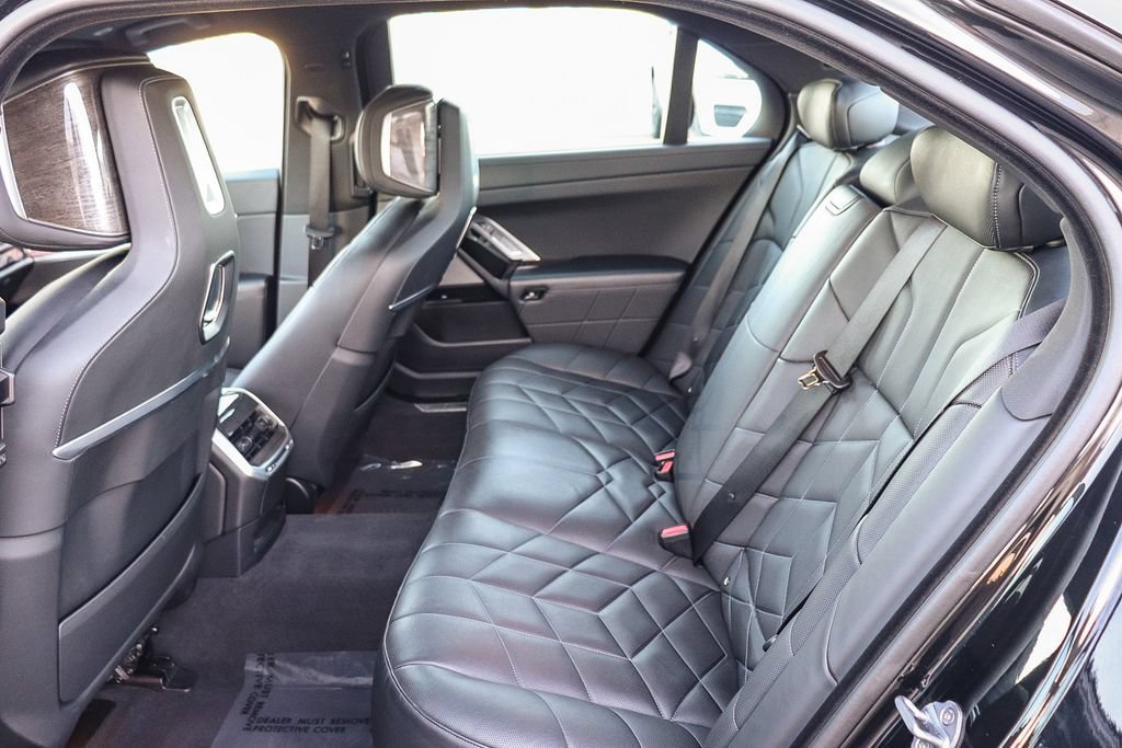 Used 2024 BMW 740i RWD image 22