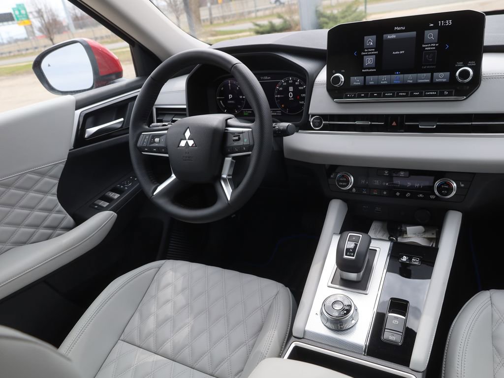 New 2025 Mitsubishi Outlander SEL image 20