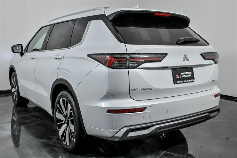 New 2026 Mitsubishi Outlander SEL AWD/4WD image 7