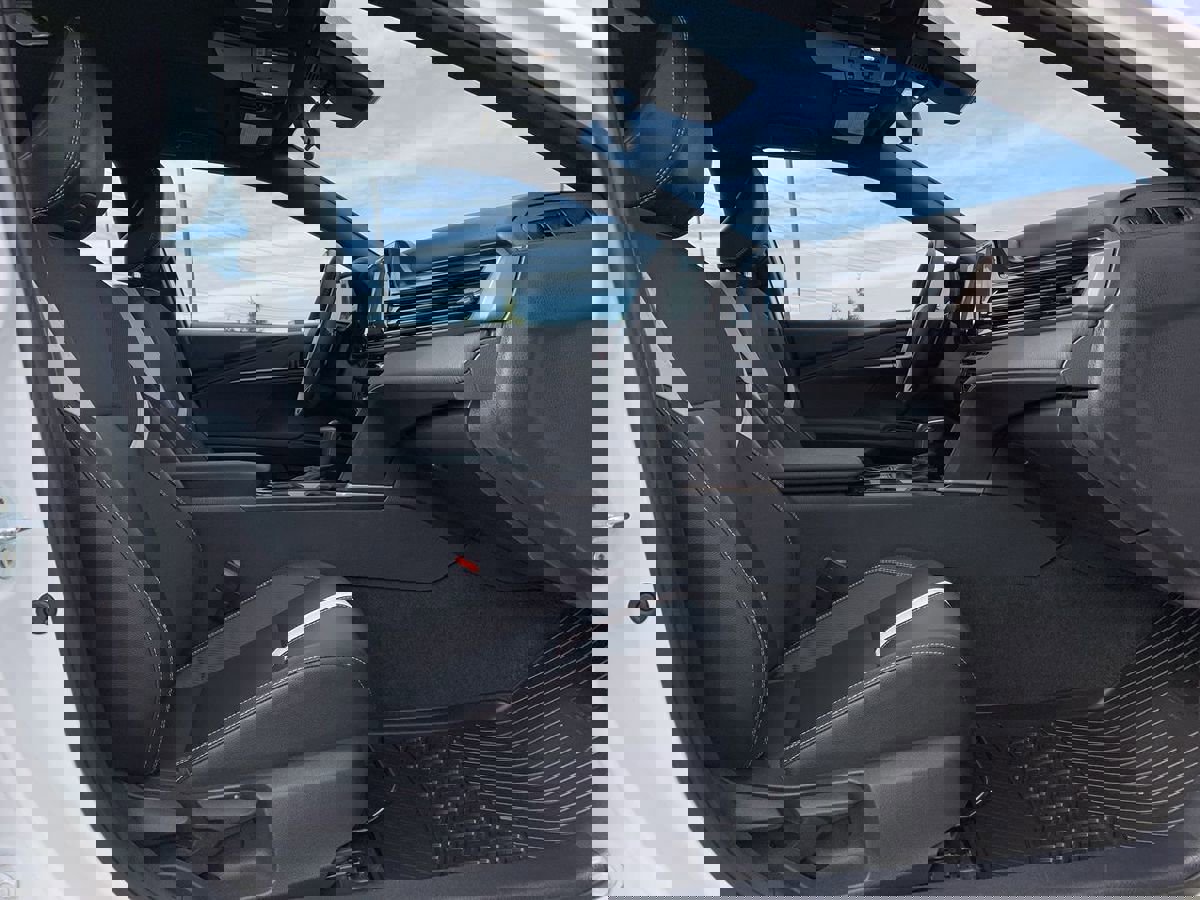 Used 2025 Toyota Camry SE image 29