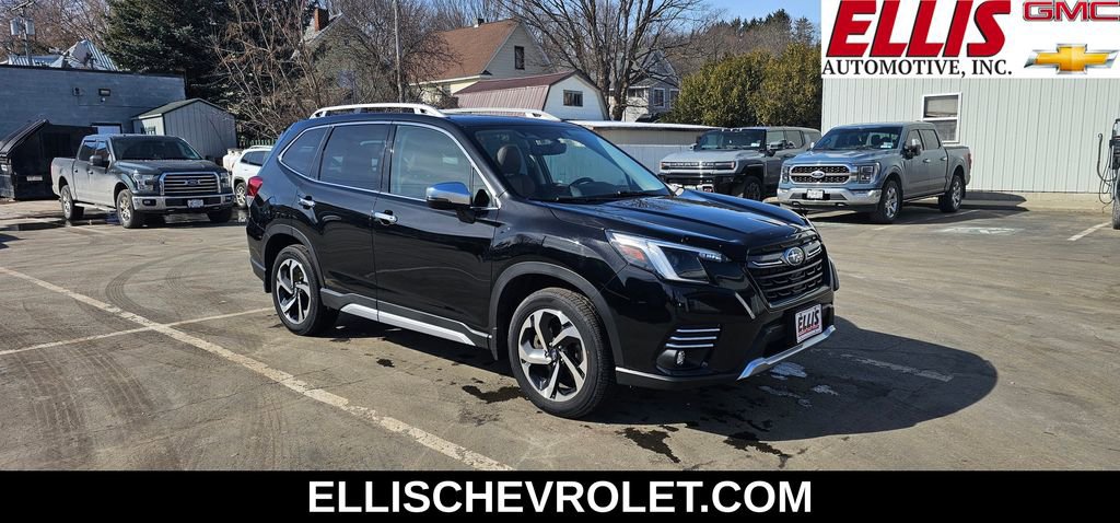 Used 2023 Subaru Forester Touring image 1