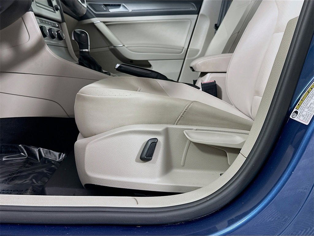 Used 2015 Volkswagen Golf SE w/ Lighting Package image 22