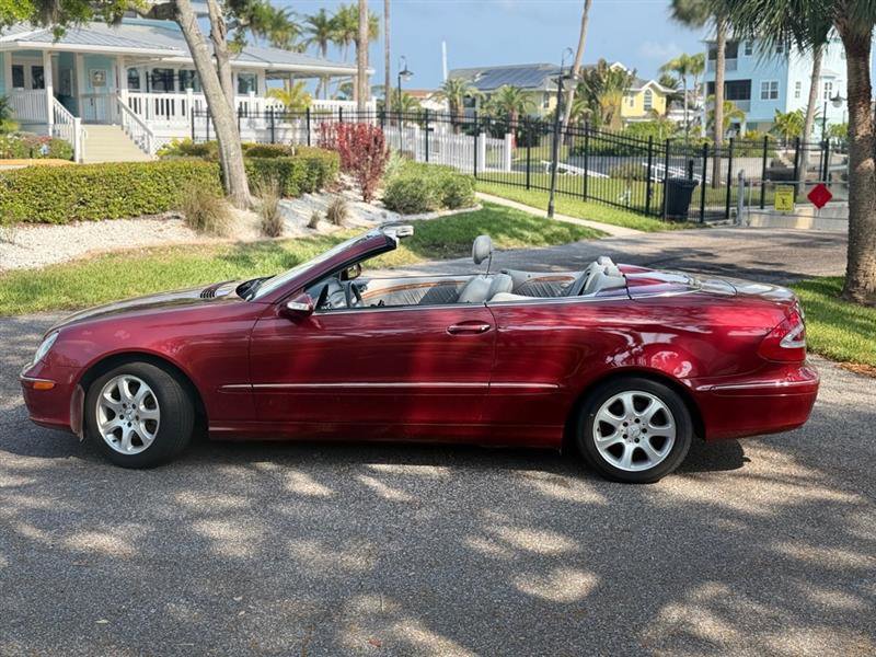 Used 2004 Mercedes-Benz CLK 320 Cabriolet image 3