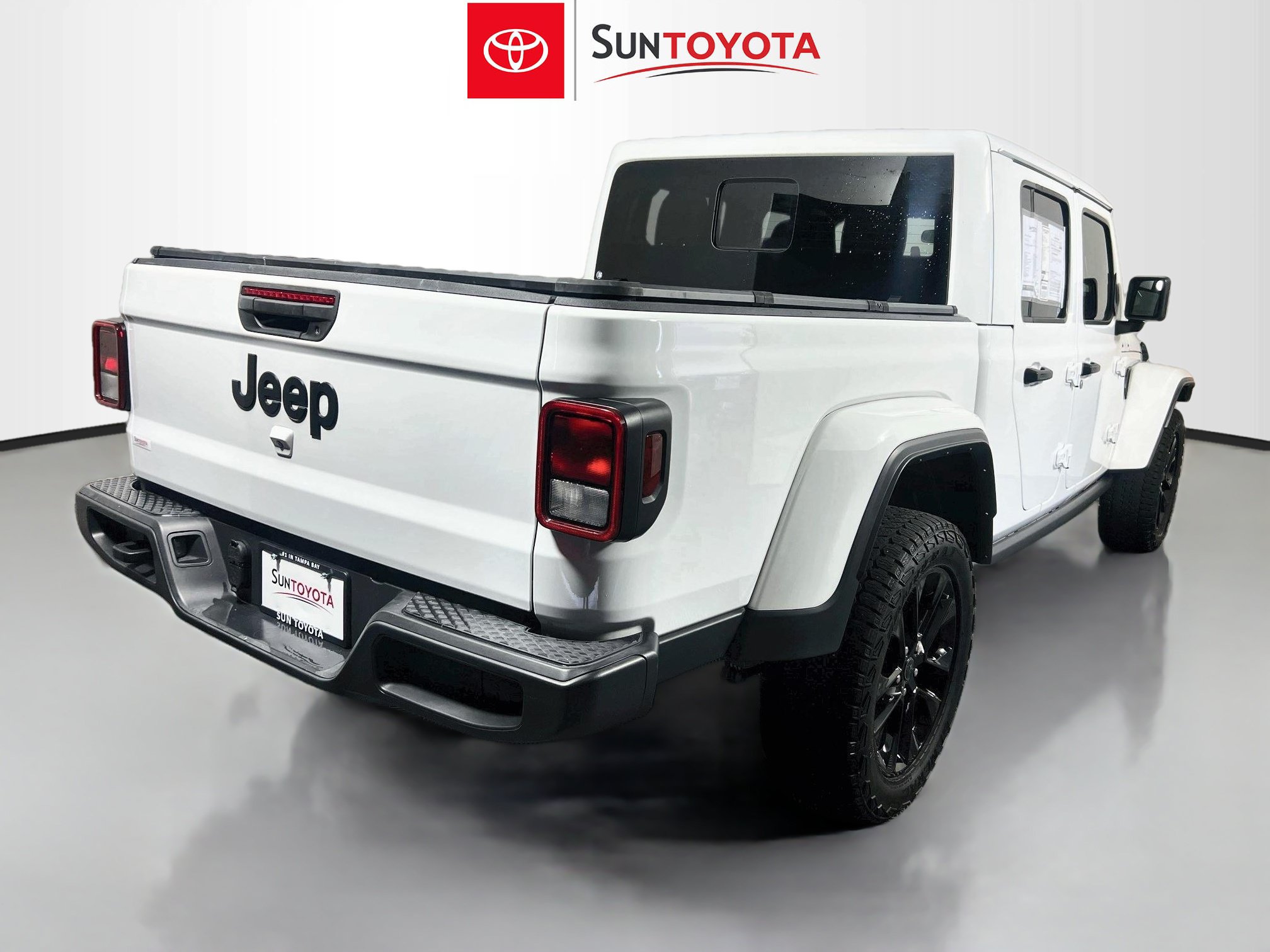 Used 2024 Jeep Gladiator Sport AWD/4WD image 4