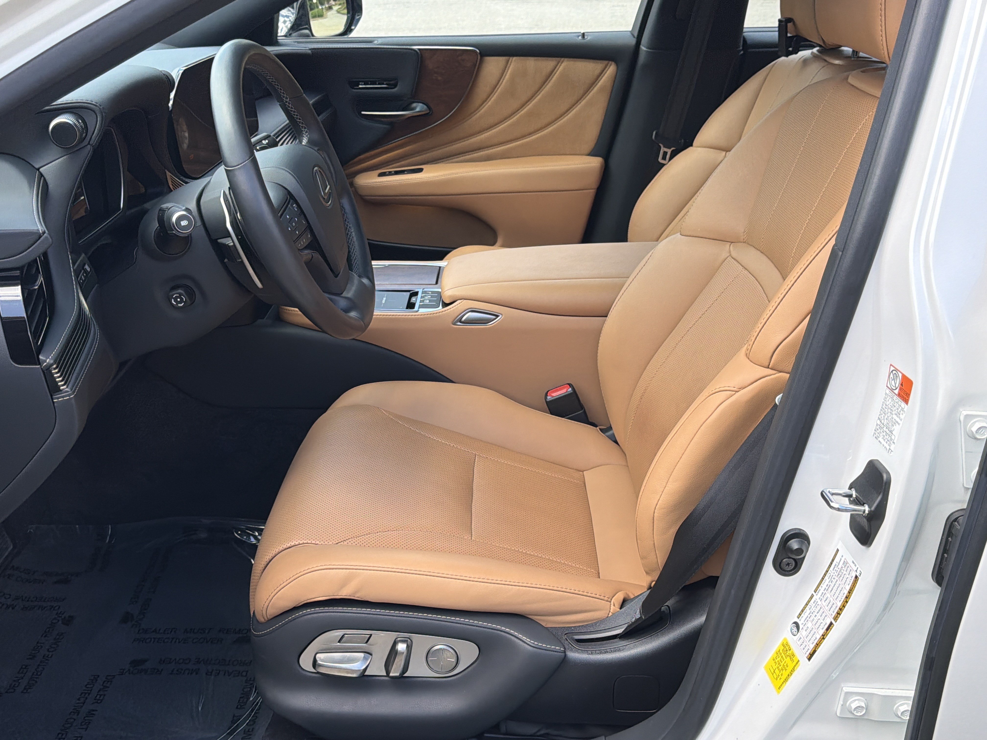 Used 2021 Lexus LS 500 w/ Accessory Package (Z2) RWD image 9