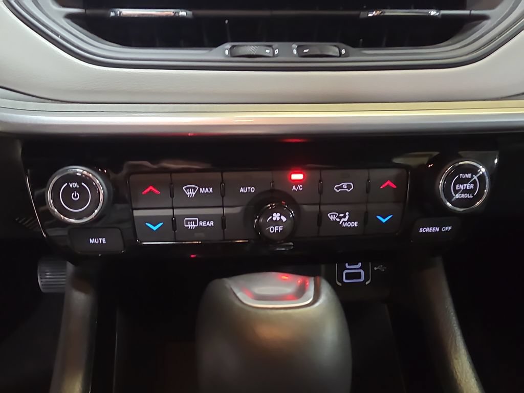 Certified 2026 Jeep Compass Limited AWD/4WD image 25