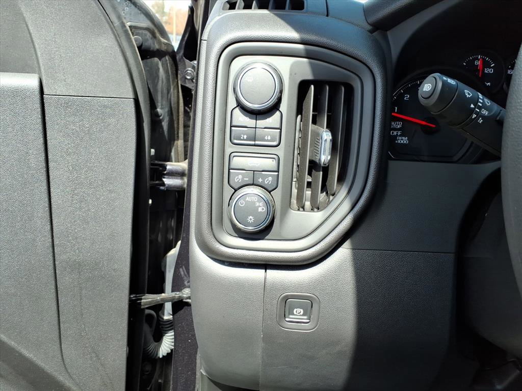 Used 2024 Chevrolet Silverado 1500 Custom Trail Boss AWD/4WD image 17